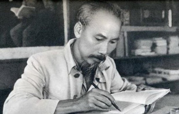 Chủ tịch Hồ Chí Minh “Nhà báo vĩ đại” và những lời căn dặn về nghề báo